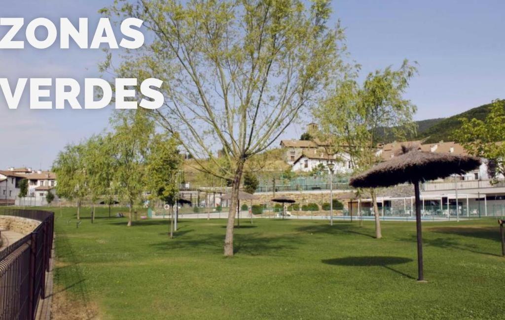 Sol Badaguas Jaca Villa Bagian luar foto