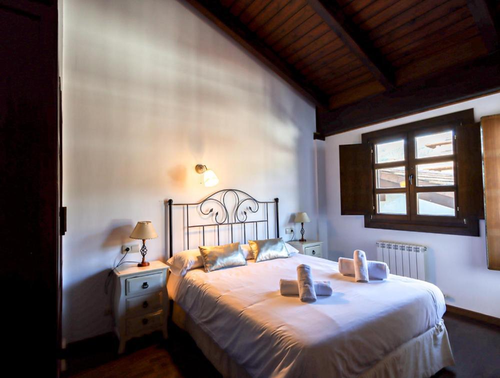 Sol Badaguas Jaca Villa Bagian luar foto