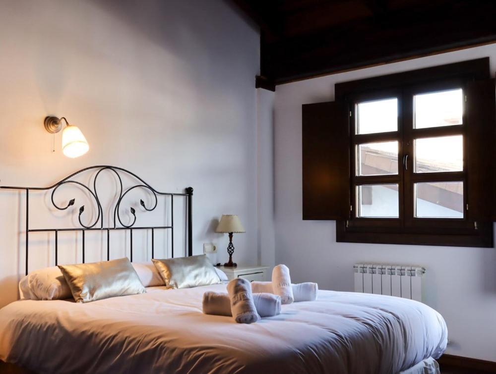 Sol Badaguas Jaca Villa Bagian luar foto
